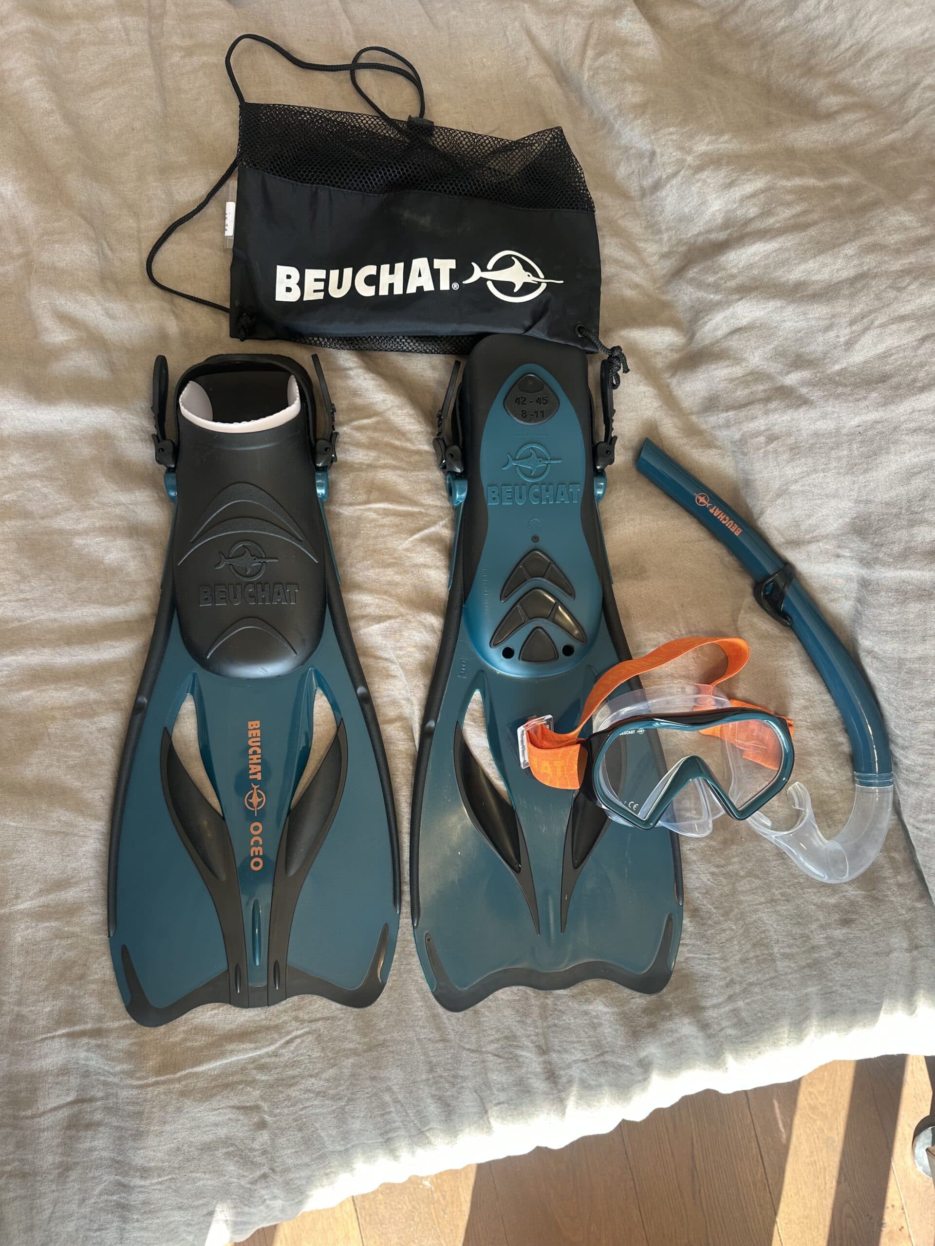 Photo principale de l'annonce: Set palme masque tuba Ocea Beuchat taille 42-45