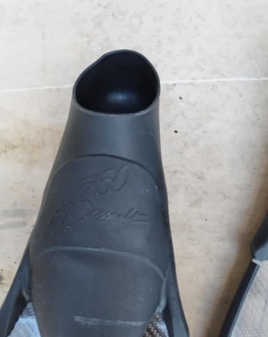 Photo 2 de l'annonce: Palmes carbone C4 minimal