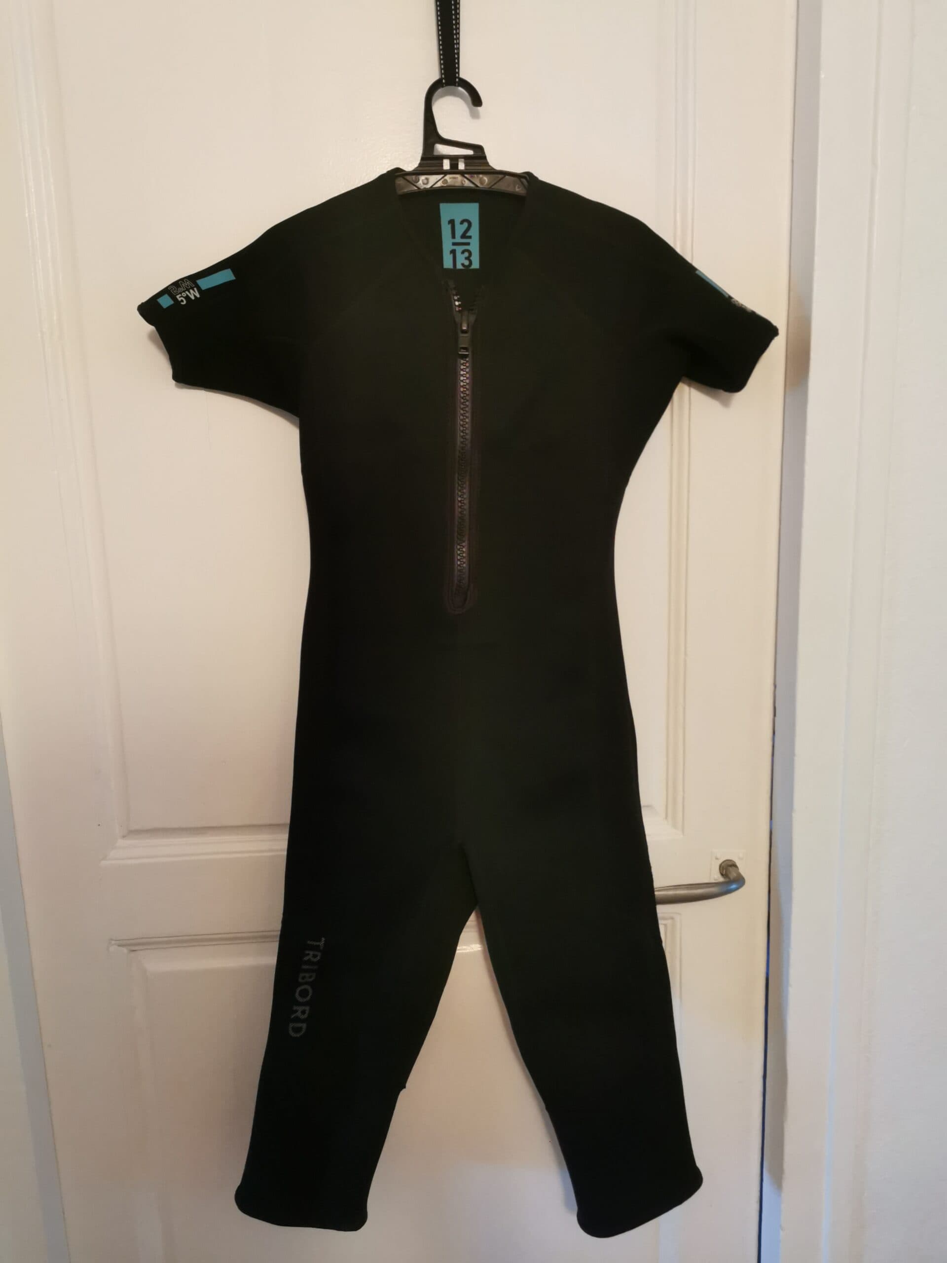 Photo principale de l'annonce: Combinaison neoprene snorkeling 12/13 ans TRIBORD
