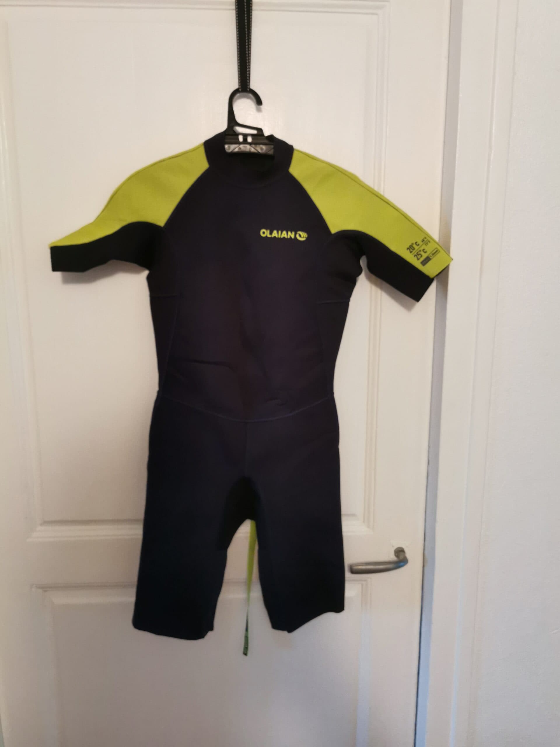 Photo principale de l'annonce: Combinaison neoprene snorkeling 10 ans OLAIAN